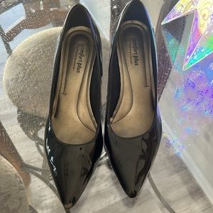 Comfort Plus by Predictions size 8 black kitten high heels, shiny black